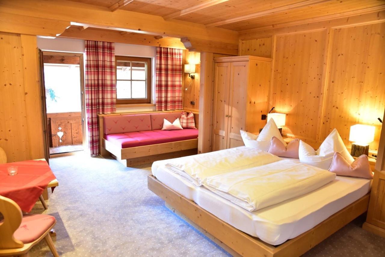 Gaestehaus Gratlspitz อัลพ์บาค ภายนอก รูปภาพ